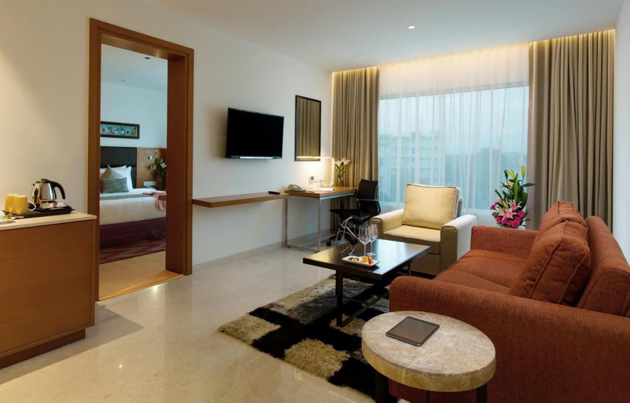 Mercure Hyderabad Kcp Banjara Hills, An Accor Hotel Εξωτερικό φωτογραφία Suite room at The Park, New Delhi