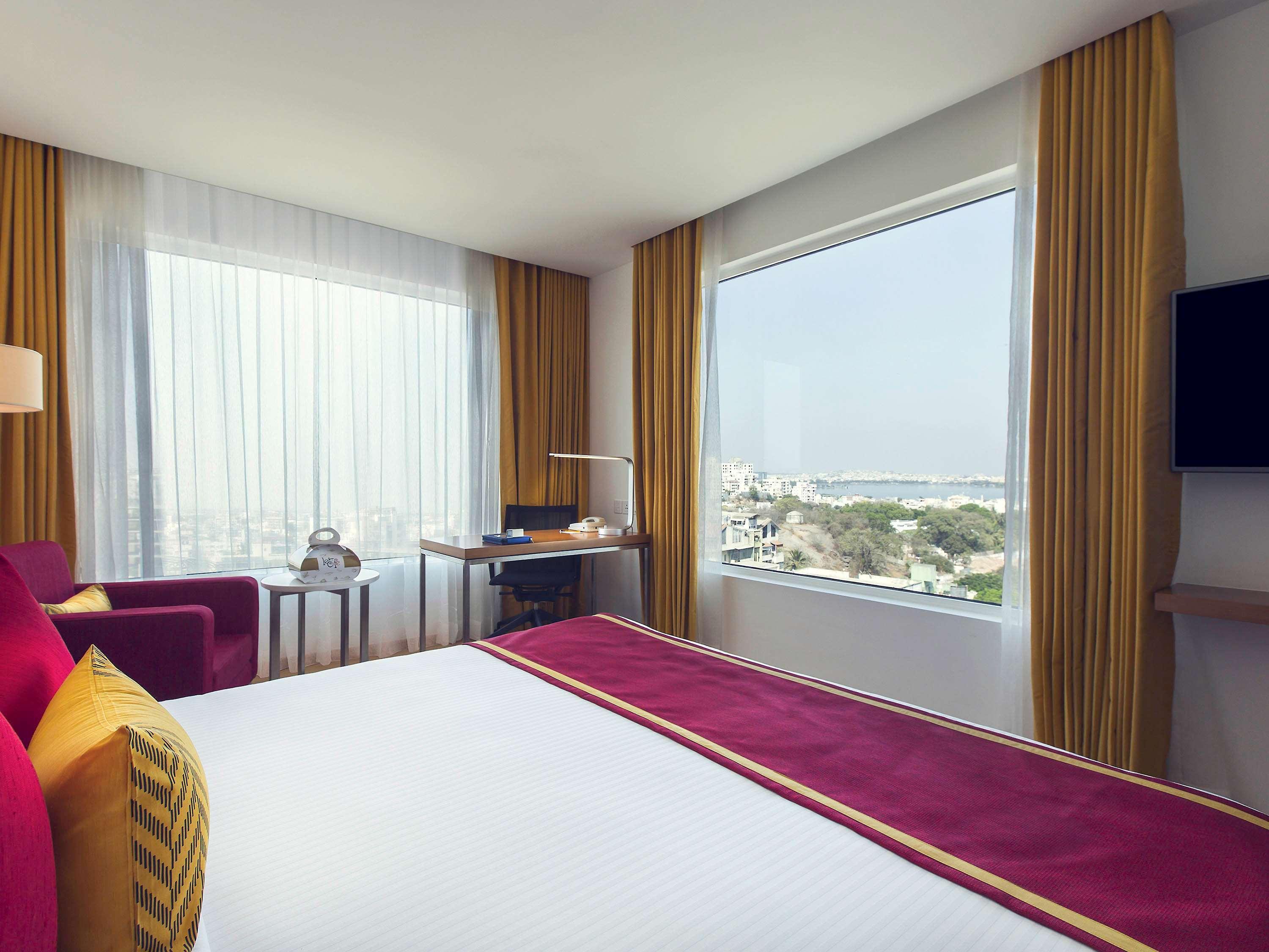 Mercure Hyderabad Kcp Banjara Hills, An Accor Hotel Εξωτερικό φωτογραφία A room at the hotel