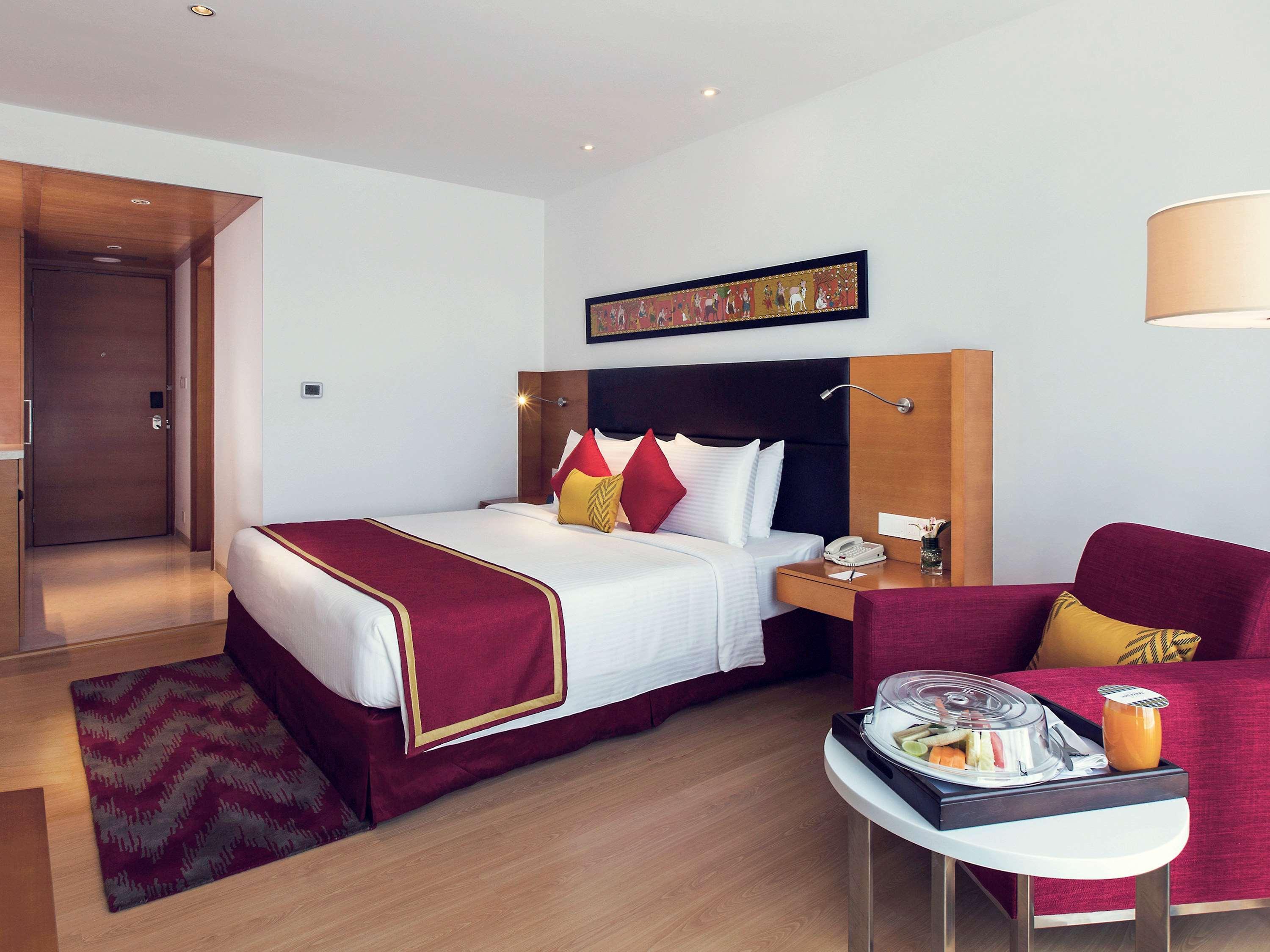 Mercure Hyderabad Kcp Banjara Hills, An Accor Hotel Εξωτερικό φωτογραφία A room at the hotel