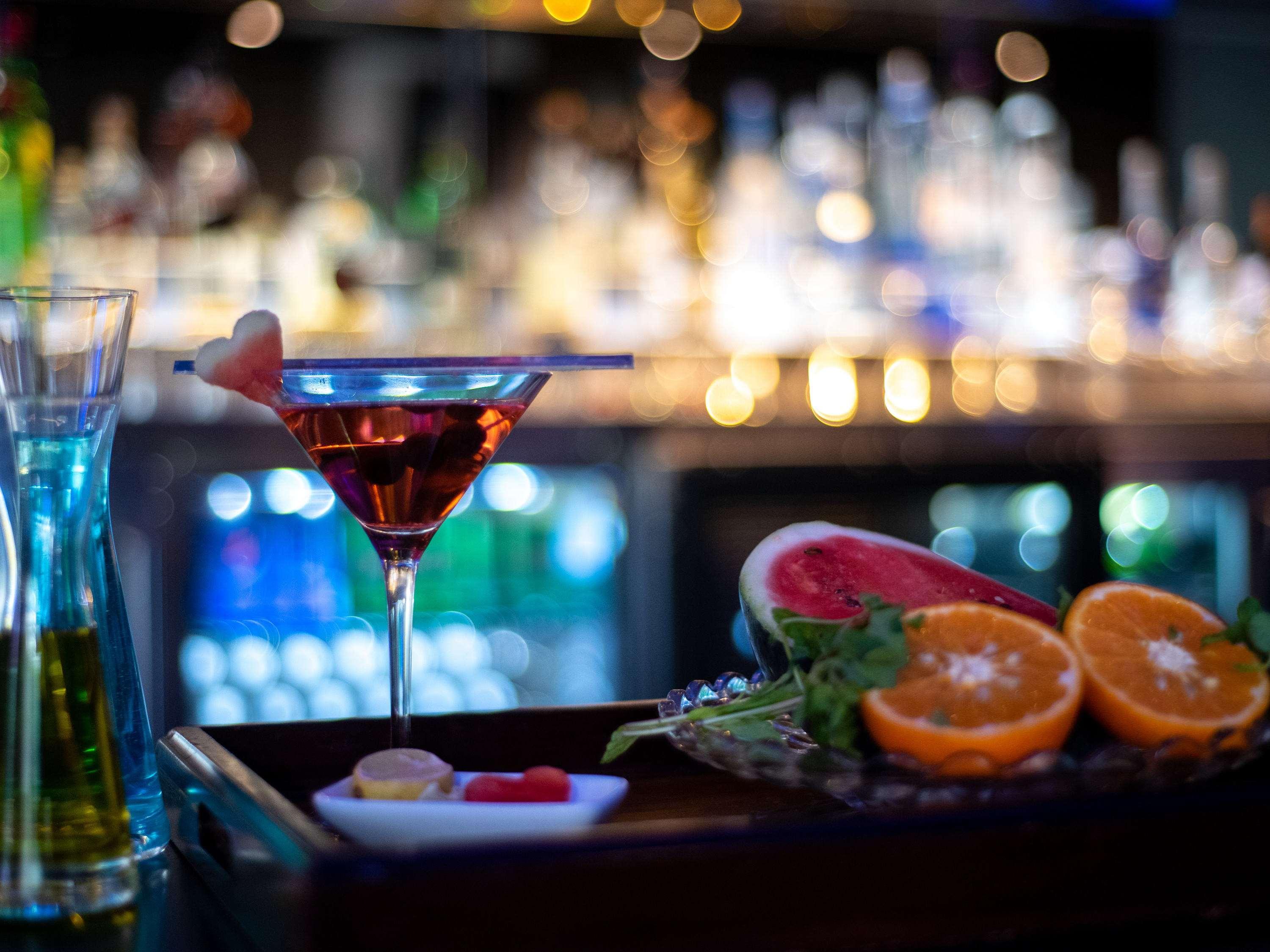 Mercure Hyderabad Kcp Banjara Hills, An Accor Hotel Εξωτερικό φωτογραφία A cosmopolitan cocktail