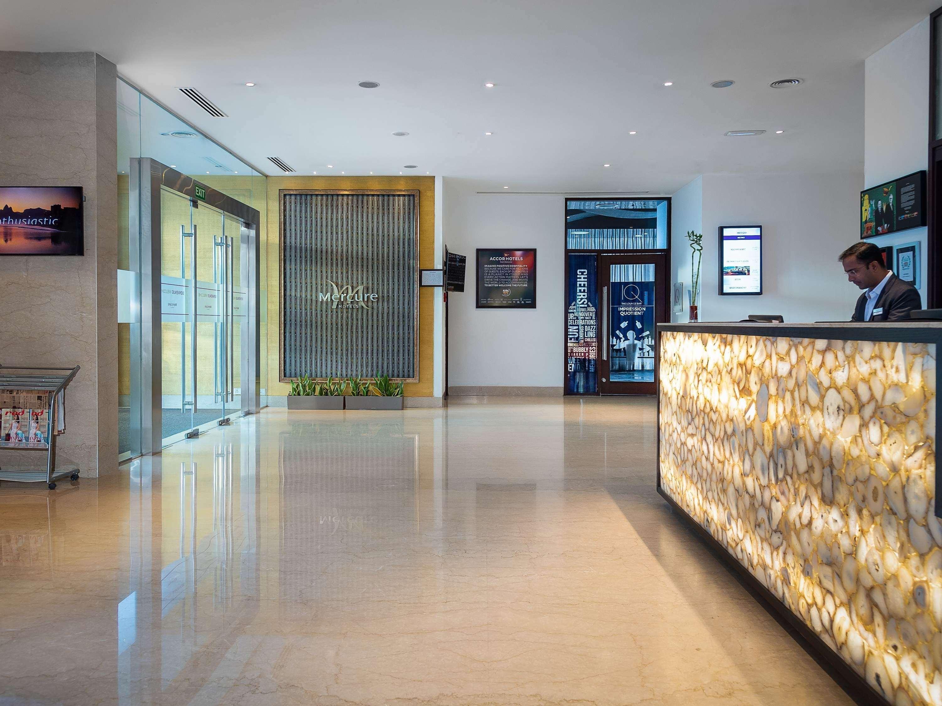 Mercure Hyderabad Kcp Banjara Hills, An Accor Hotel Εξωτερικό φωτογραφία Lobby