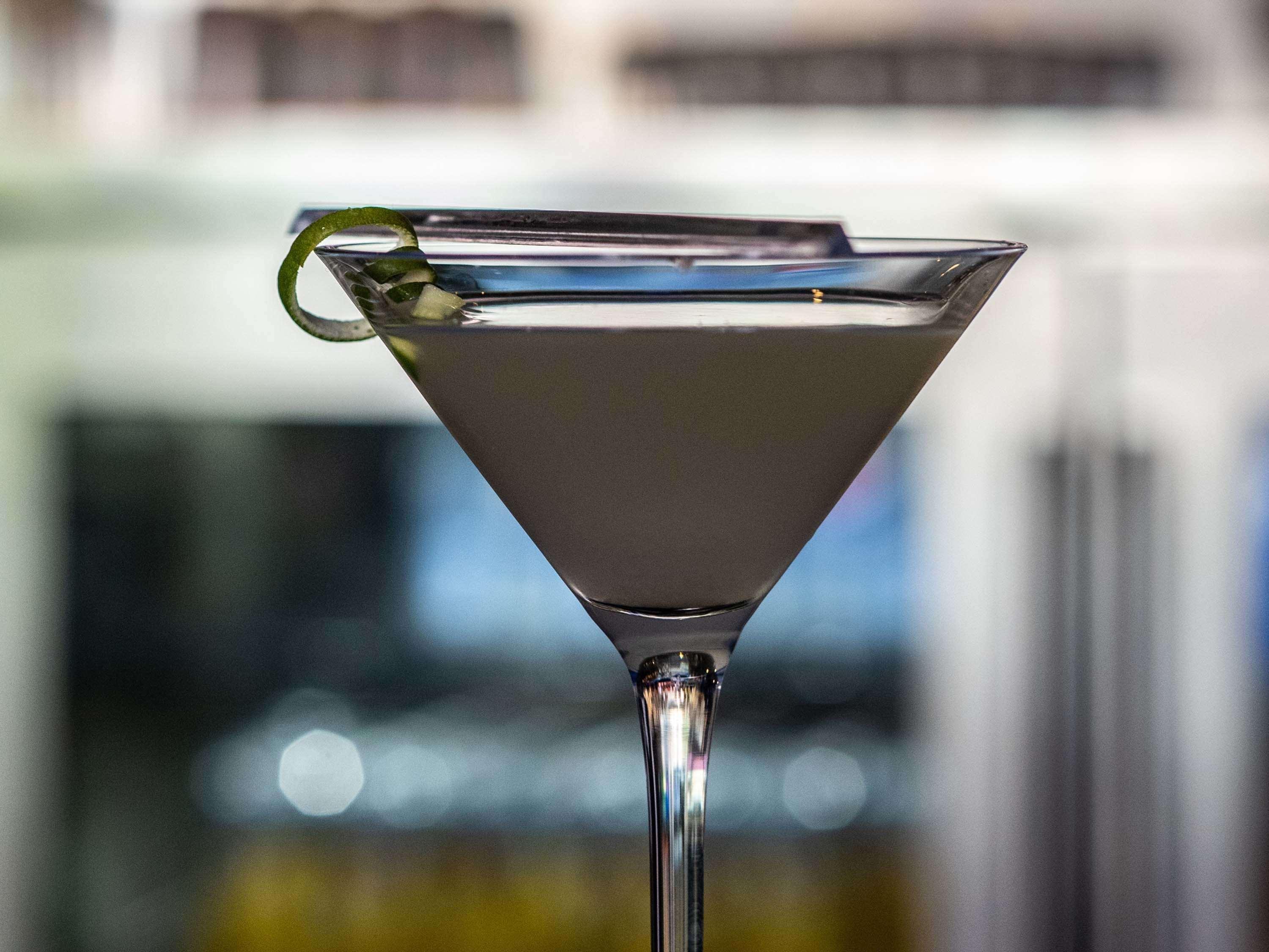 Mercure Hyderabad Kcp Banjara Hills, An Accor Hotel Εξωτερικό φωτογραφία A Vesper cocktail