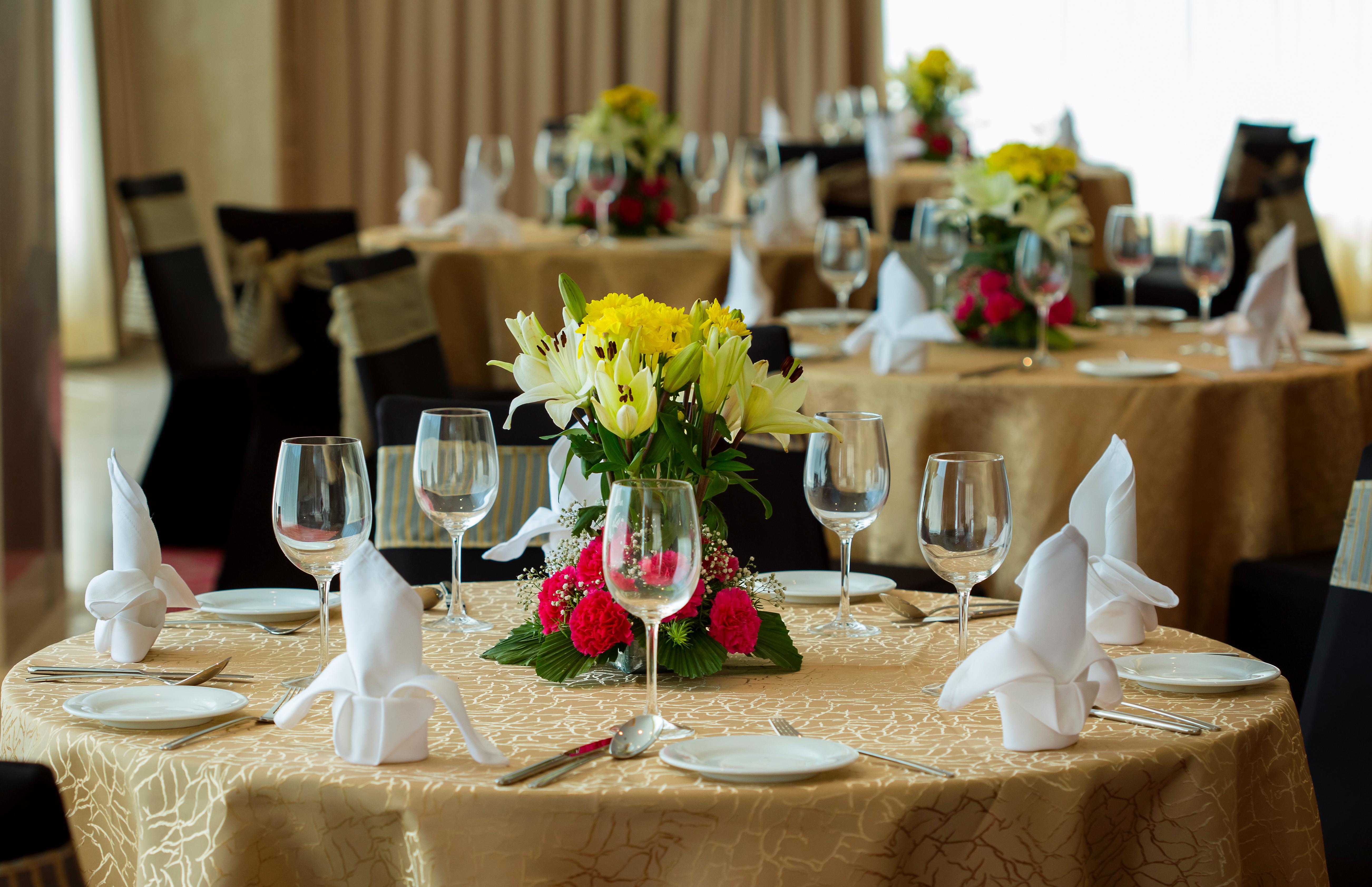Mercure Hyderabad Kcp Banjara Hills, An Accor Hotel Εξωτερικό φωτογραφία A table set for a formal dinner