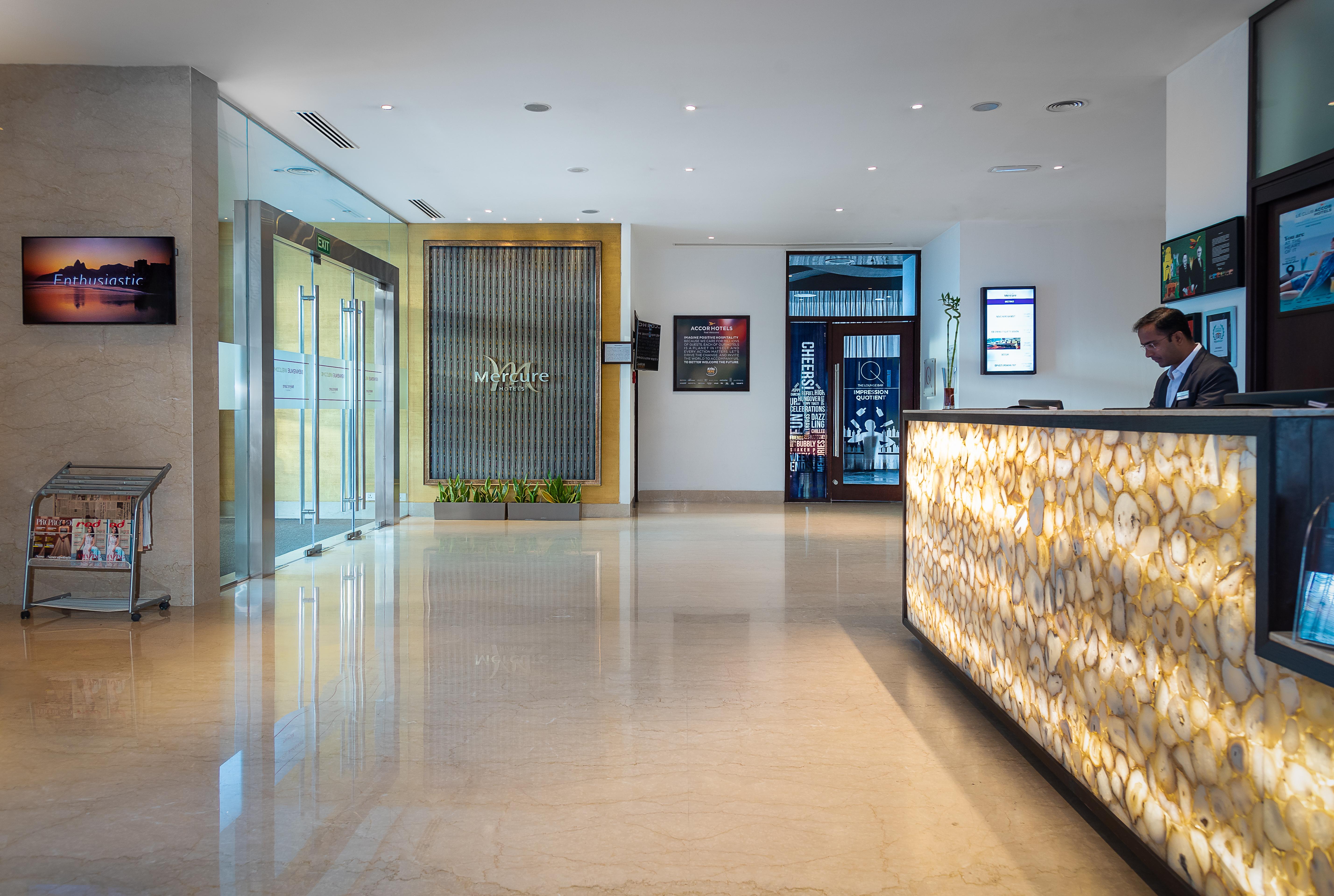 Mercure Hyderabad Kcp Banjara Hills, An Accor Hotel Εξωτερικό φωτογραφία Lobby