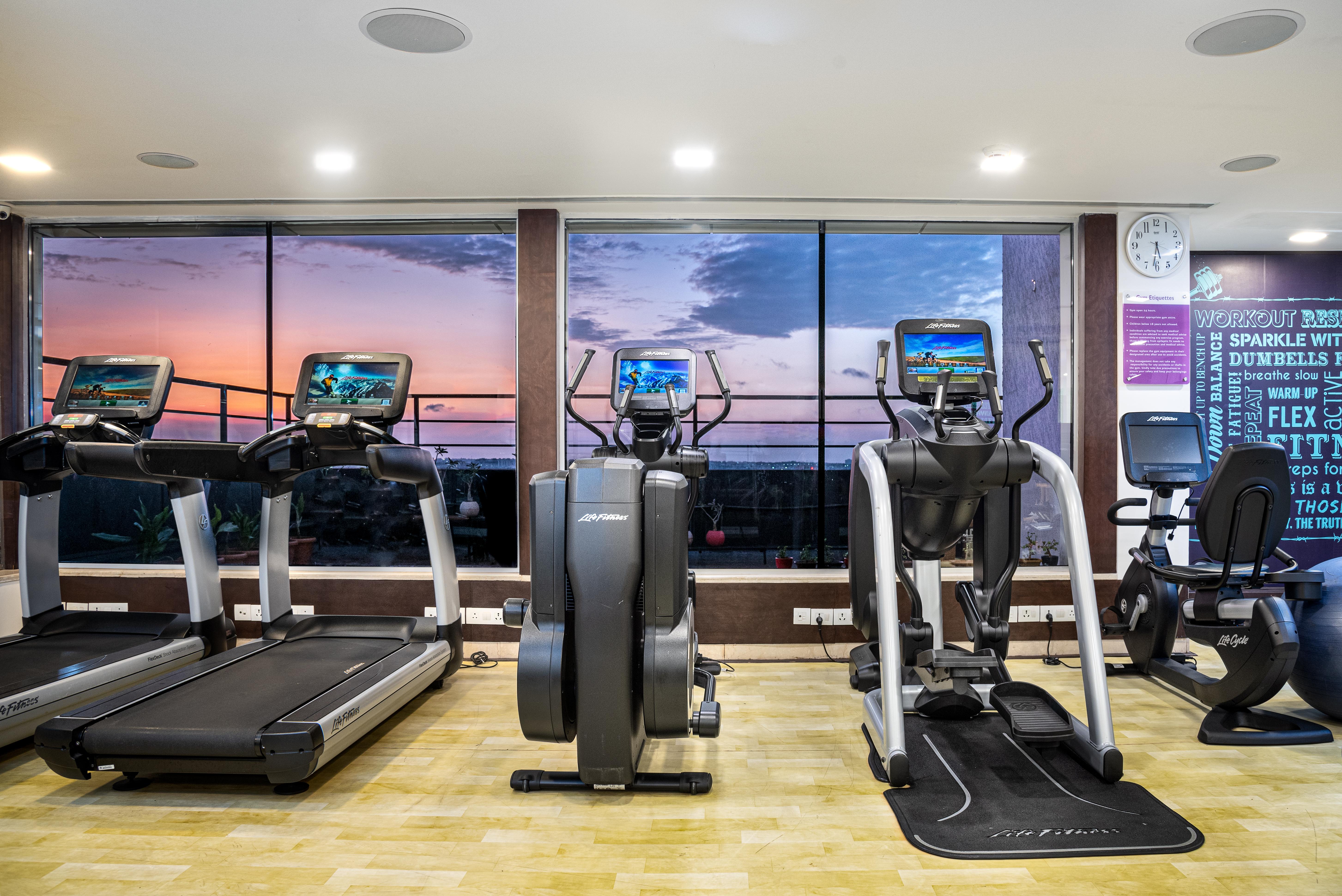 Mercure Hyderabad Kcp Banjara Hills, An Accor Hotel Εξωτερικό φωτογραφία The gym at the hotel